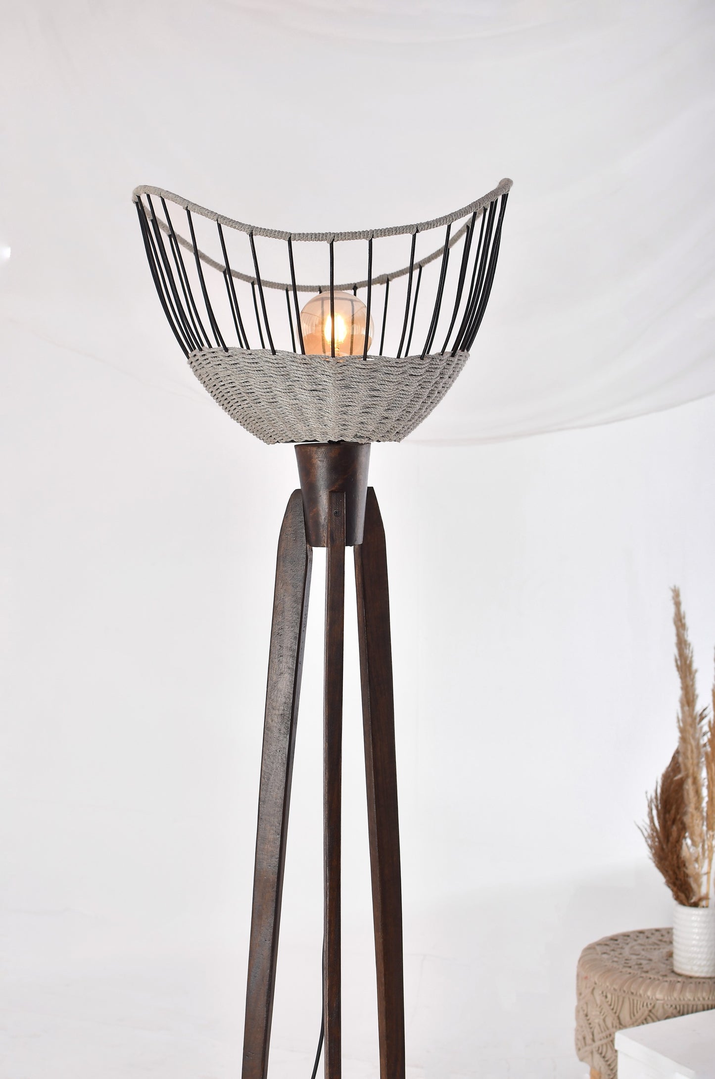 DUSKY FLOOR LAMP