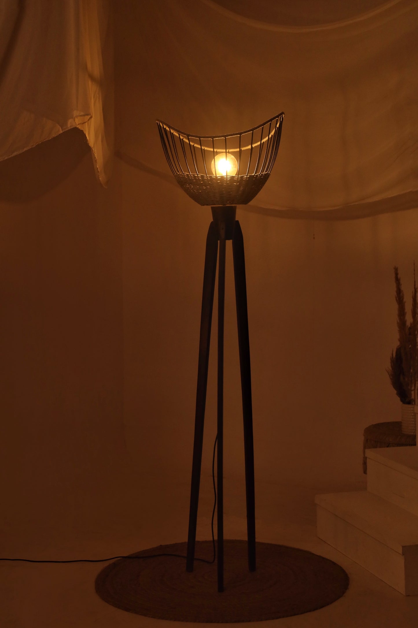 DUSKY FLOOR LAMP